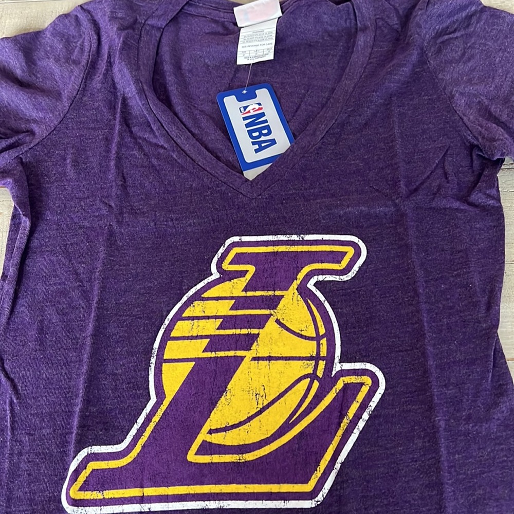 NWT LA Lakers Womens Medium Short Sleeve Shirt - Picture 2 of 3